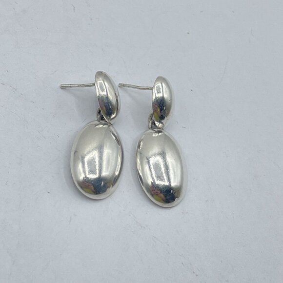 Elegant Silver Earrings - Picture 2 of 8